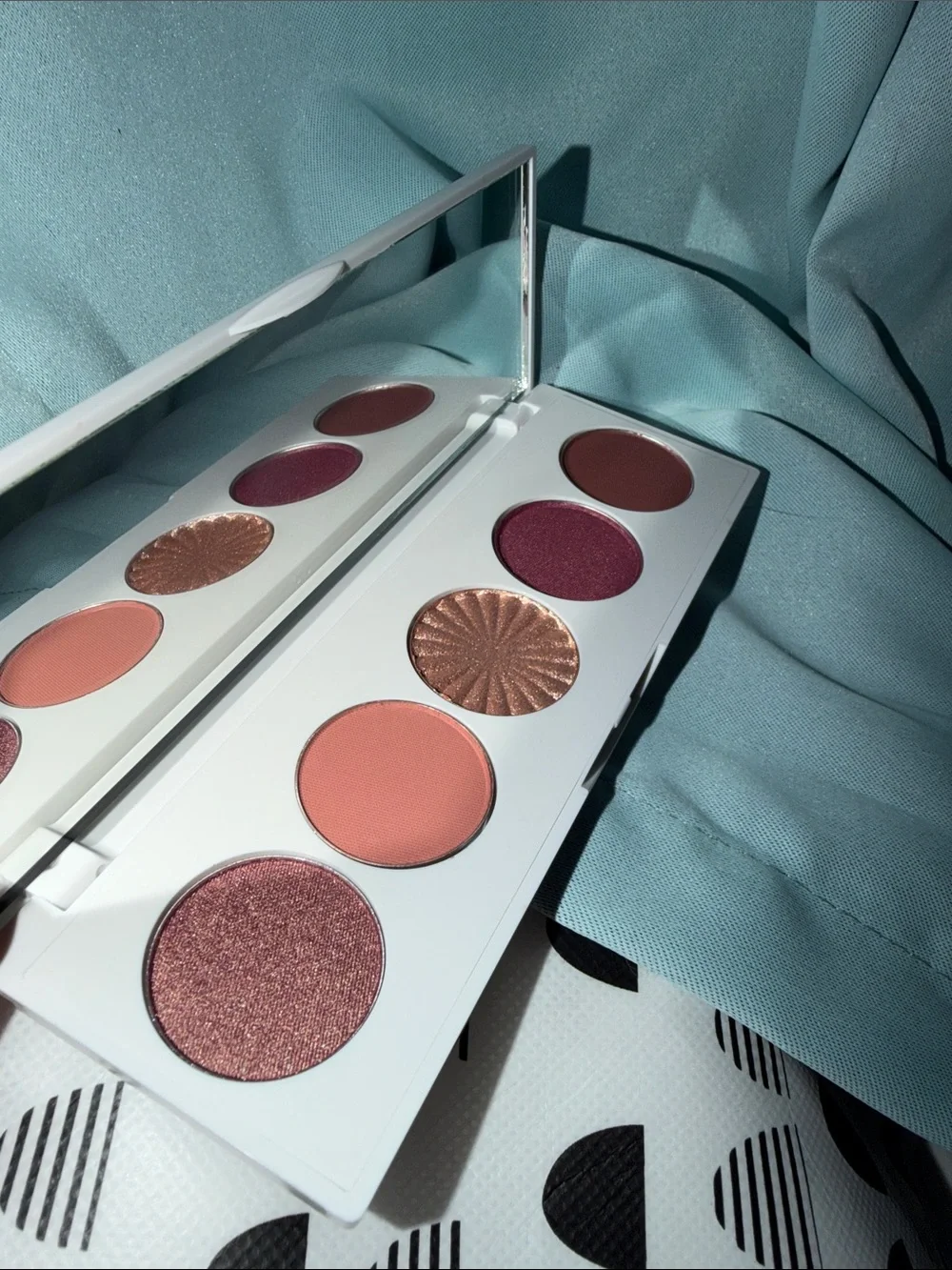 NEW OFRA Signature Palette Symphony - Pink and White Packaging